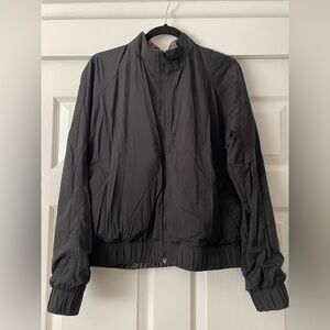 lululemon Lightweight Reversible Jacket. Black / Green. Size 10